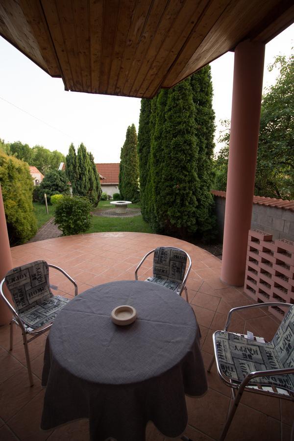 Boros Vendeghaz Eger Villa Екстериор снимка